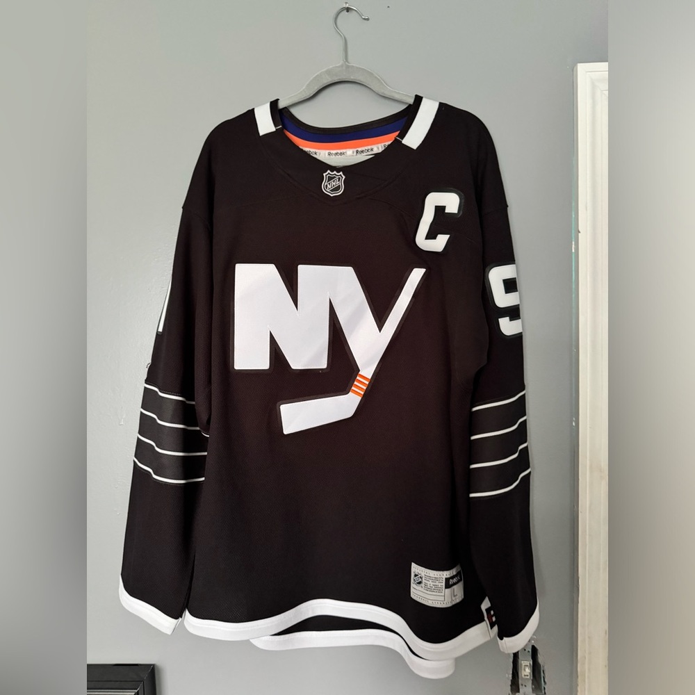 Reebok Black and White NY Islanders Jersey